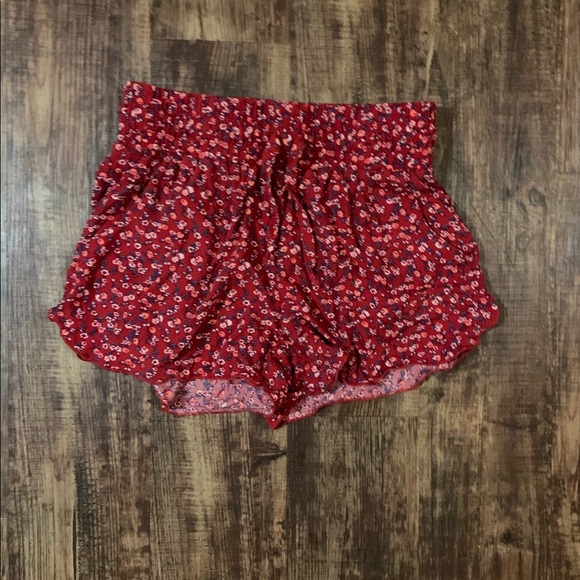 Red Floral Hollister Shorts - Picture 3 of 6